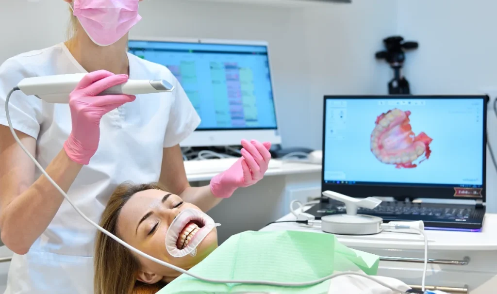 Scanner intraoral em procedimento de medicina dentária.